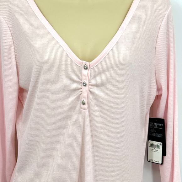 Guess Henley Women's XL NWT Pastel Pink 3-Button 3/4 Sleeve Soft Girl Minimalist - Picture 2 of 7